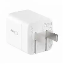 [0010237] MOMAX UM26CN ONEPLUG GaN Mini USB-C Fast Charger 30w